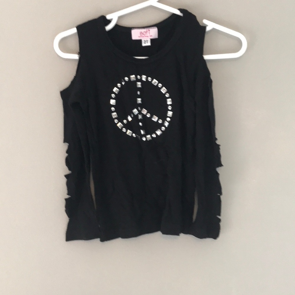 Black long sleeved shirt